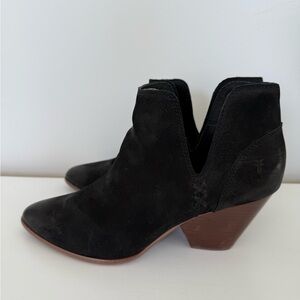Frye Women's Reina Black Suede Cut Out Ankle Bootie Size 10